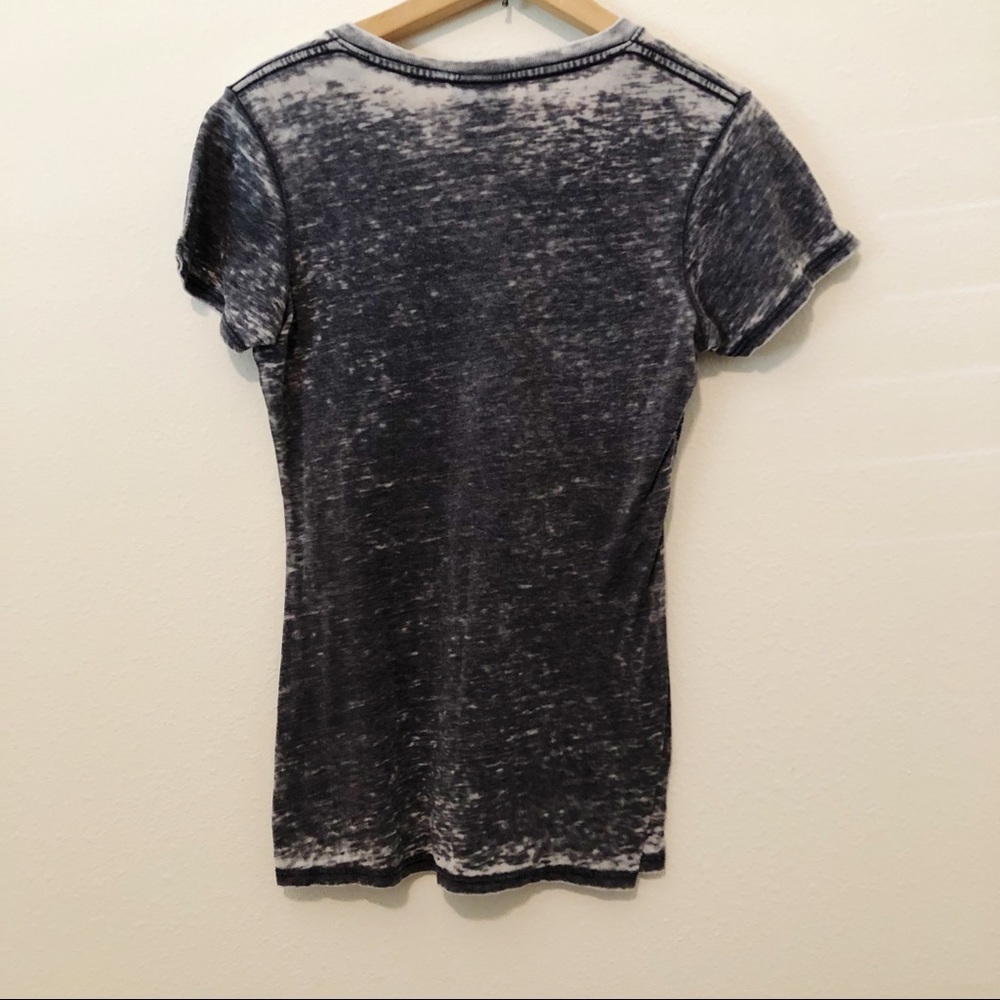 5th & Ocean Minnesota Twins Baseball Gray Burnout Tee Shirt Graphic V-Neck - Picture 3 of 4
